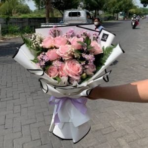 Hand Buket Bunga Bintang Florist Sidoarjo